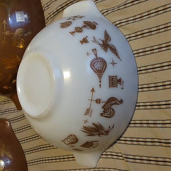 1960's Early American Pyrex Casserole se - Picture 2 of 5